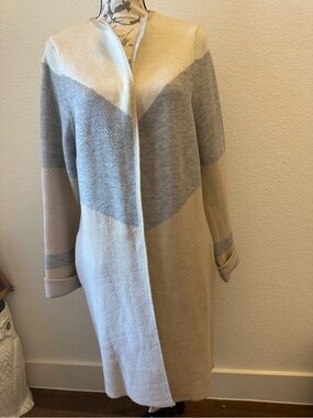 Adrienne Vittadini Cream & Light Gray Colorblock Long Open Cardigan
